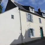 La Petite Amelia